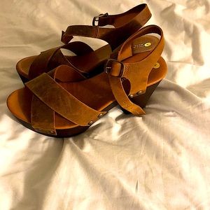 💜Italian light  leather🦋 sandals with chunky heel💜